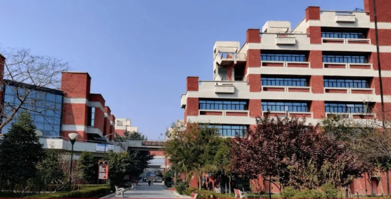 best university for mba in delhi