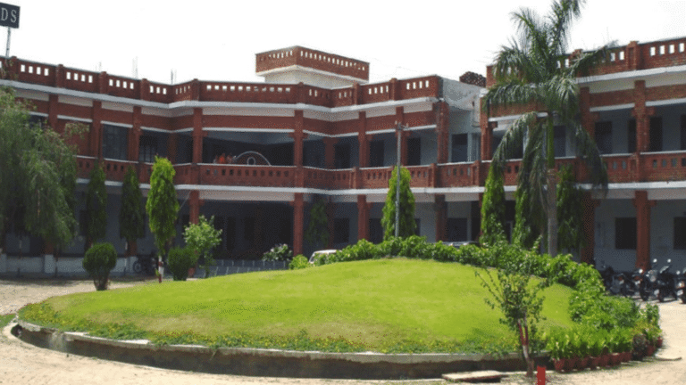 top b schools in delhi